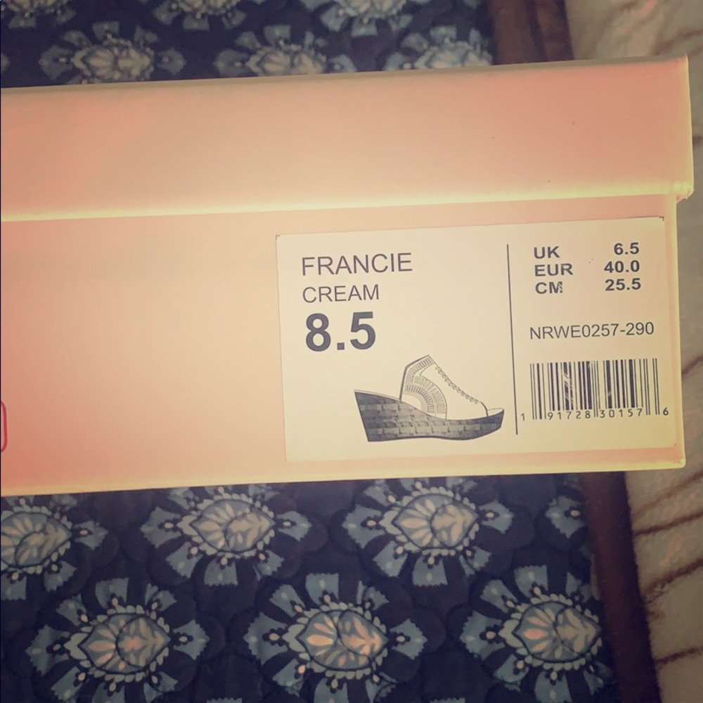 Not Rated wedge beige heel 8.5 NEW